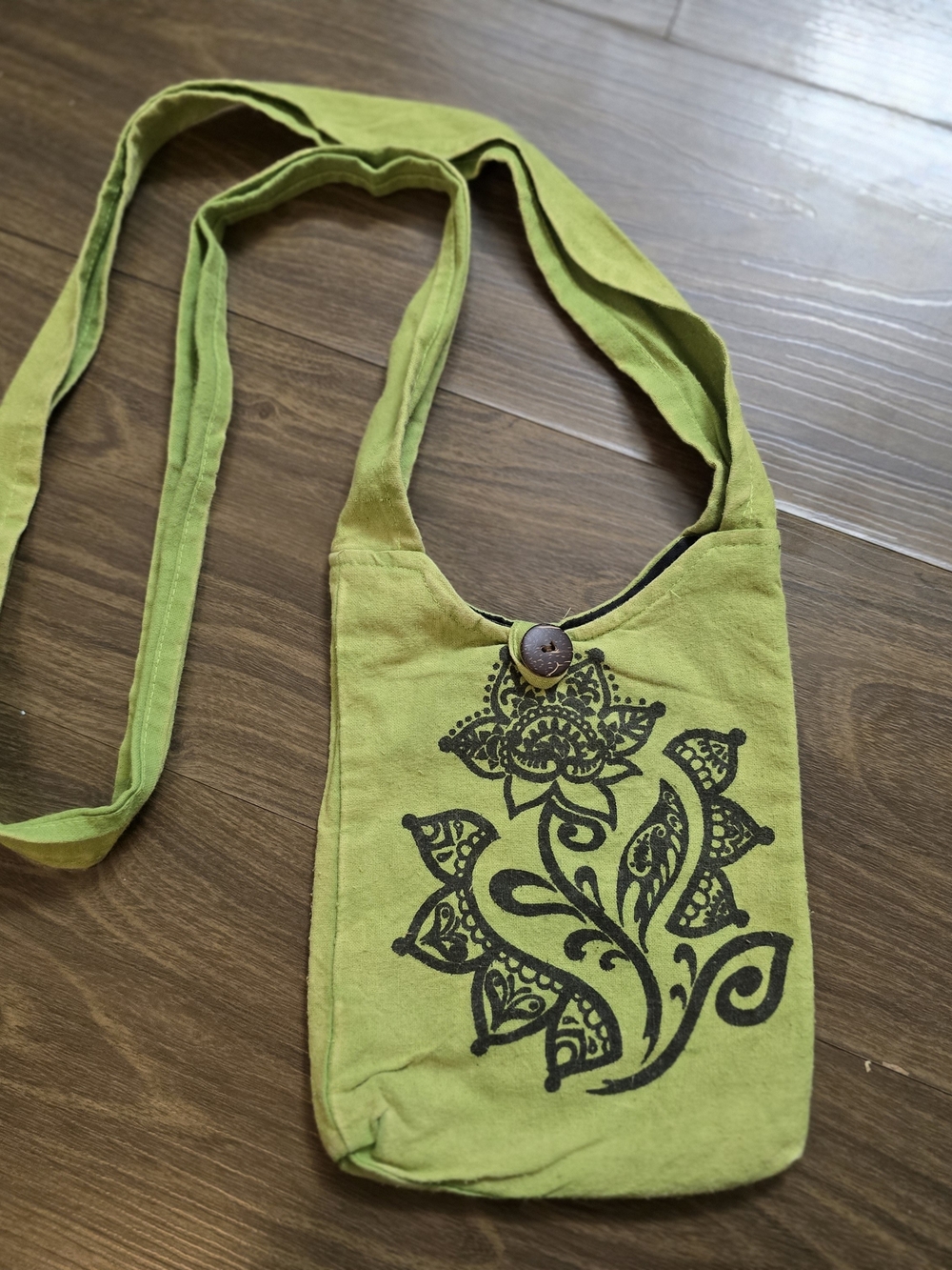 Green Floral Canvas Crossbody Phone Bag